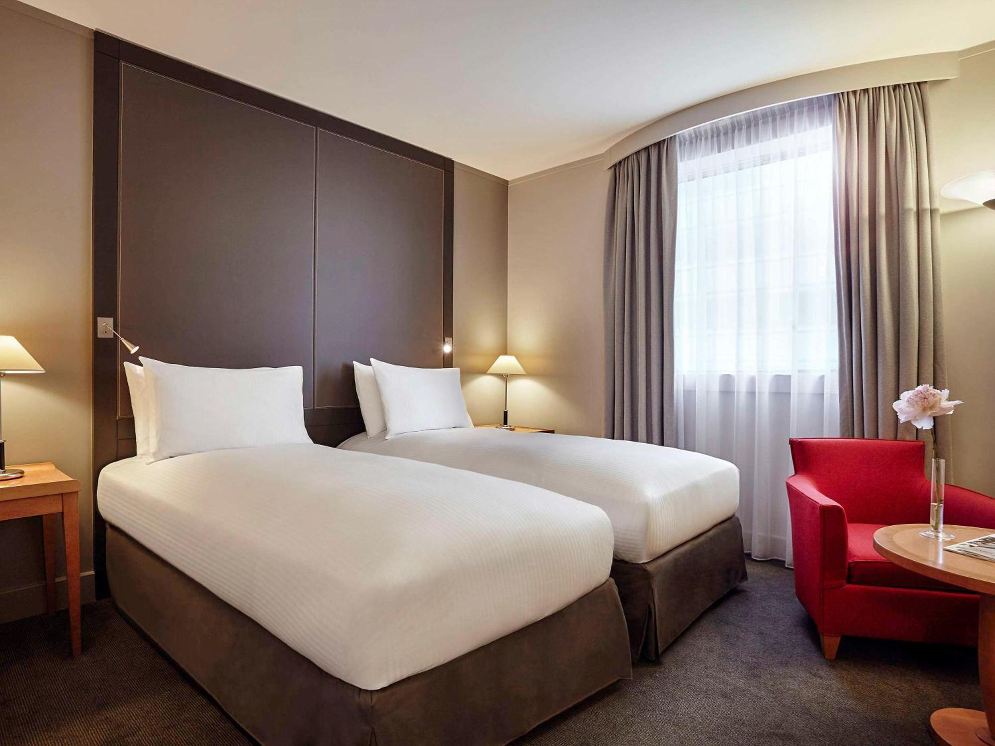 Готель Pullman Paris La Defense Курбевуа Екстер'єр фото